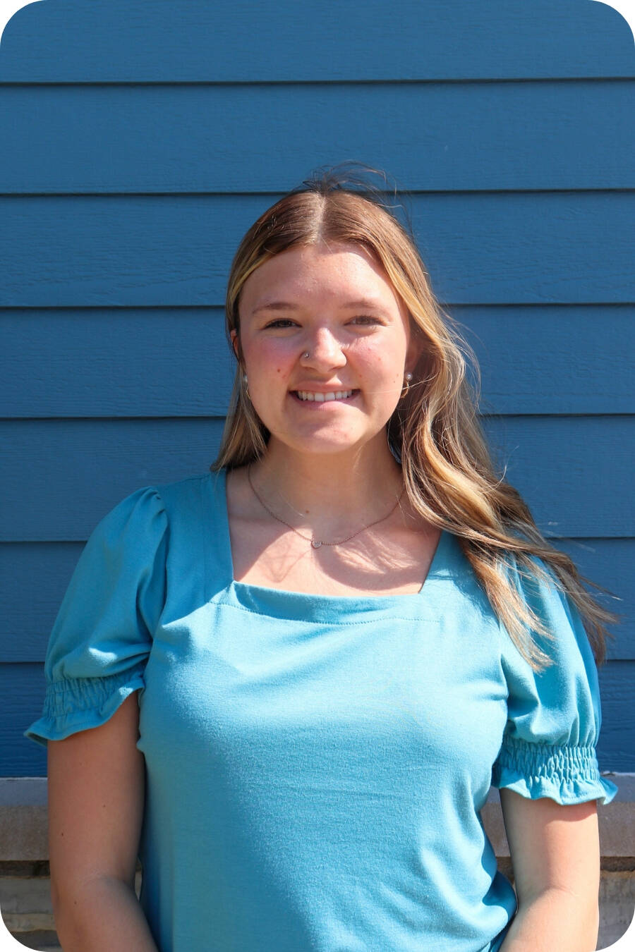 Emma Jones Headshot